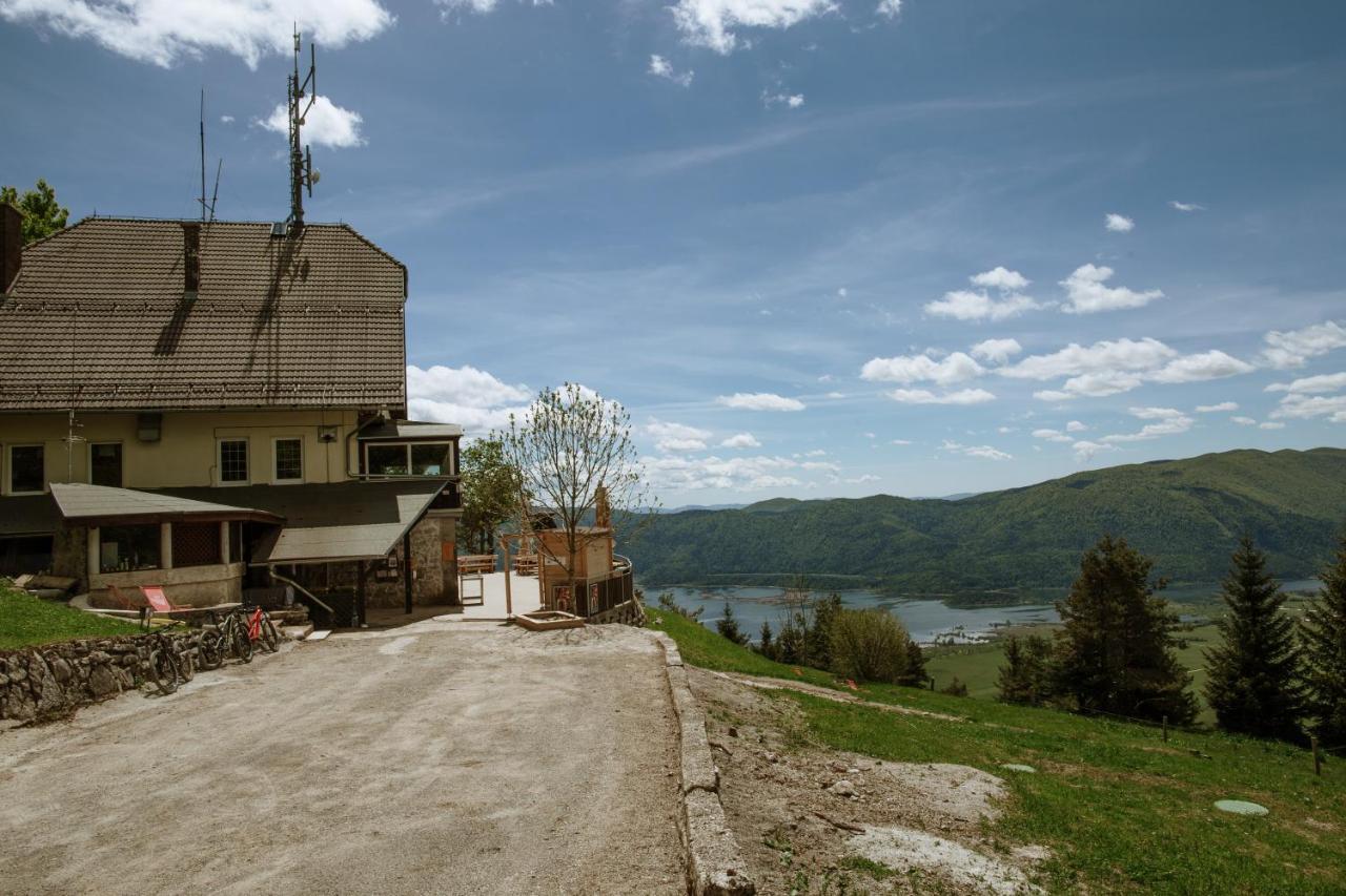 Dom Na Slivnici Bed and Breakfast Cerknica Εξωτερικό φωτογραφία